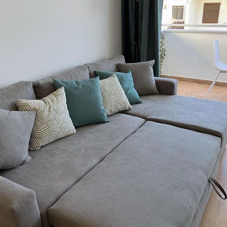 2-Bedroom Brand New Apartment Steps From The Beach Льянсса Экстерьер фото