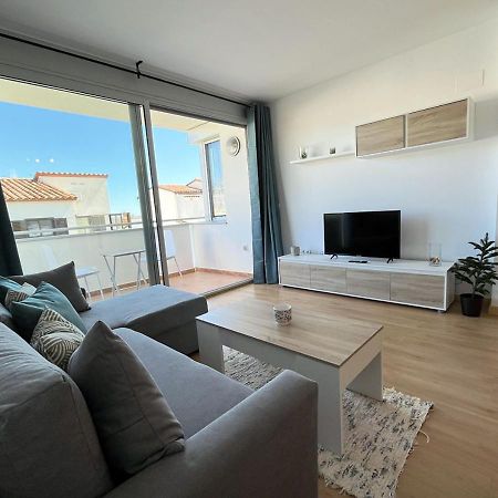 2-Bedroom Brand New Apartment Steps From The Beach Льянсса Экстерьер фото