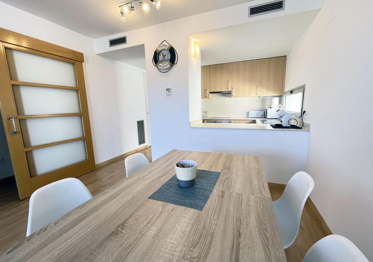 2-Bedroom Brand New Apartment Steps From The Beach Льянсса Экстерьер фото