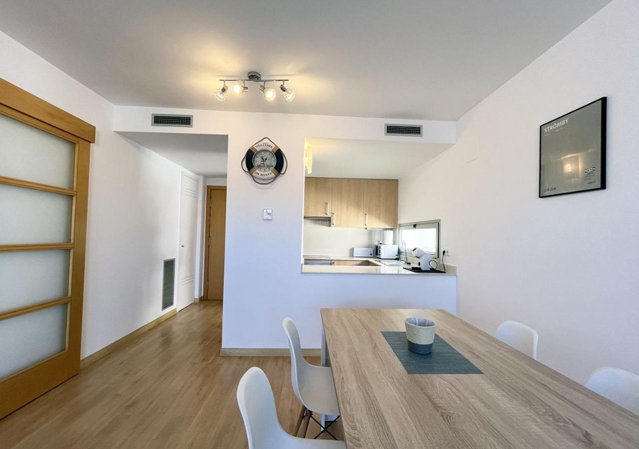 2-Bedroom Brand New Apartment Steps From The Beach Льянсса Экстерьер фото