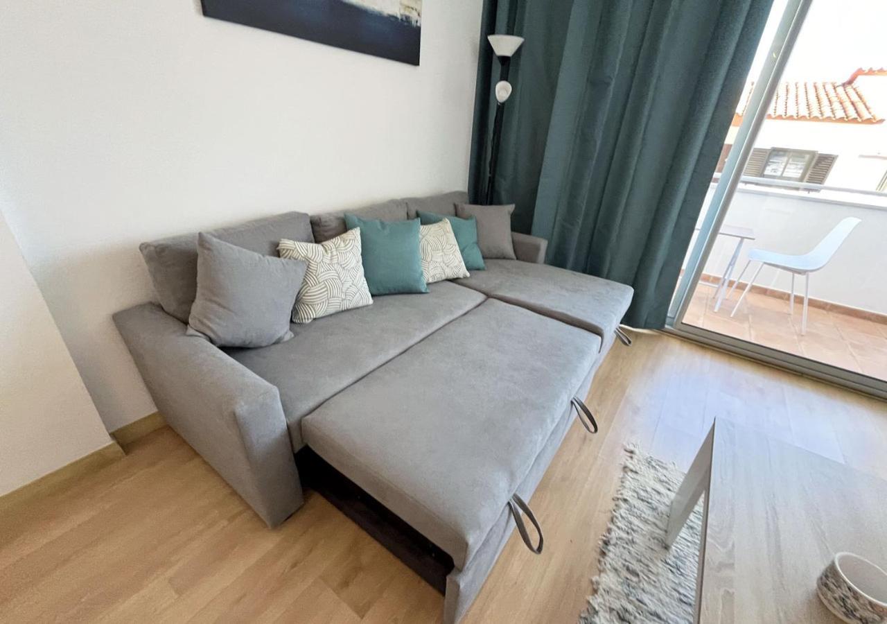 2-Bedroom Brand New Apartment Steps From The Beach Льянсса Экстерьер фото